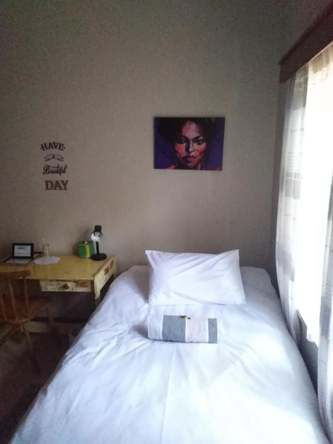 Xenia Bed & Breakfast Windhoek Eksteriør bilde