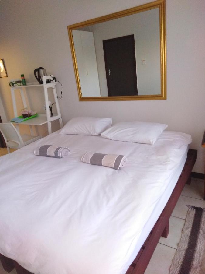Xenia Bed & Breakfast Windhoek Eksteriør bilde
